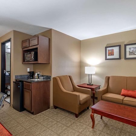 Comfort Suites Ennis Buitenkant foto