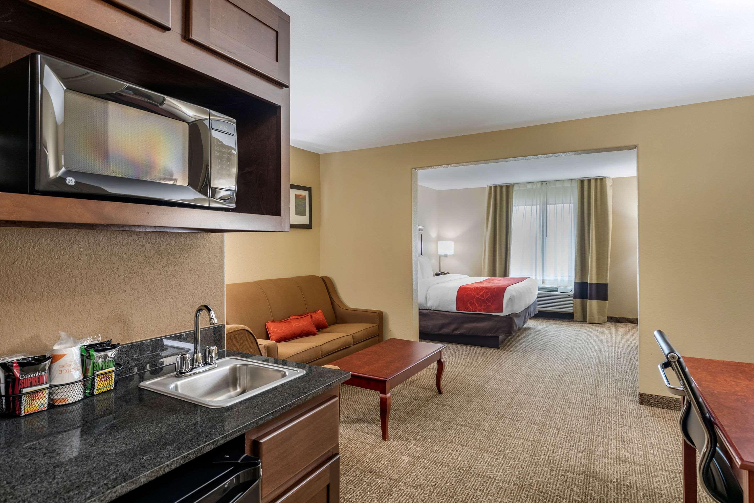 Comfort Suites Ennis Buitenkant foto