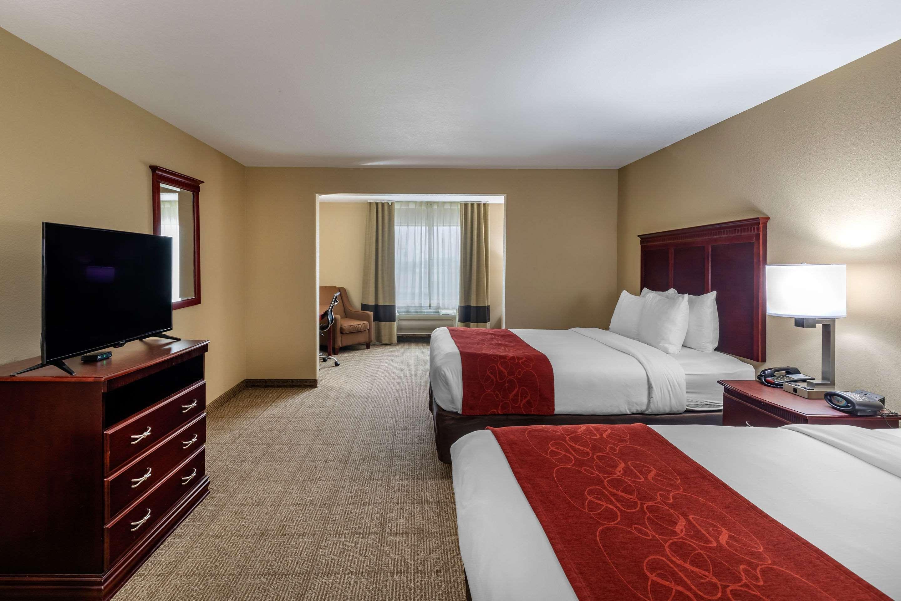 Comfort Suites Ennis Buitenkant foto