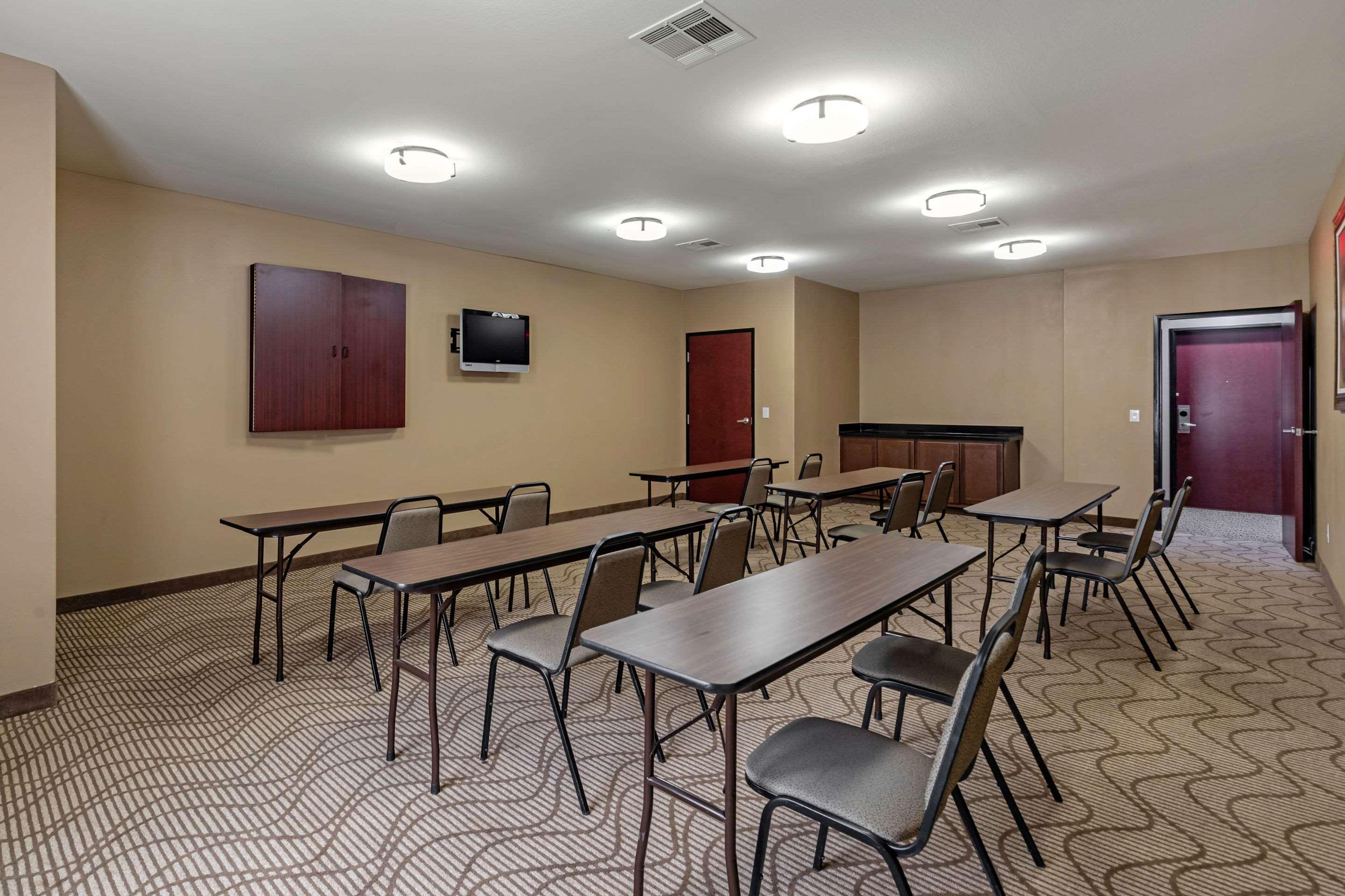 Comfort Suites Ennis Buitenkant foto