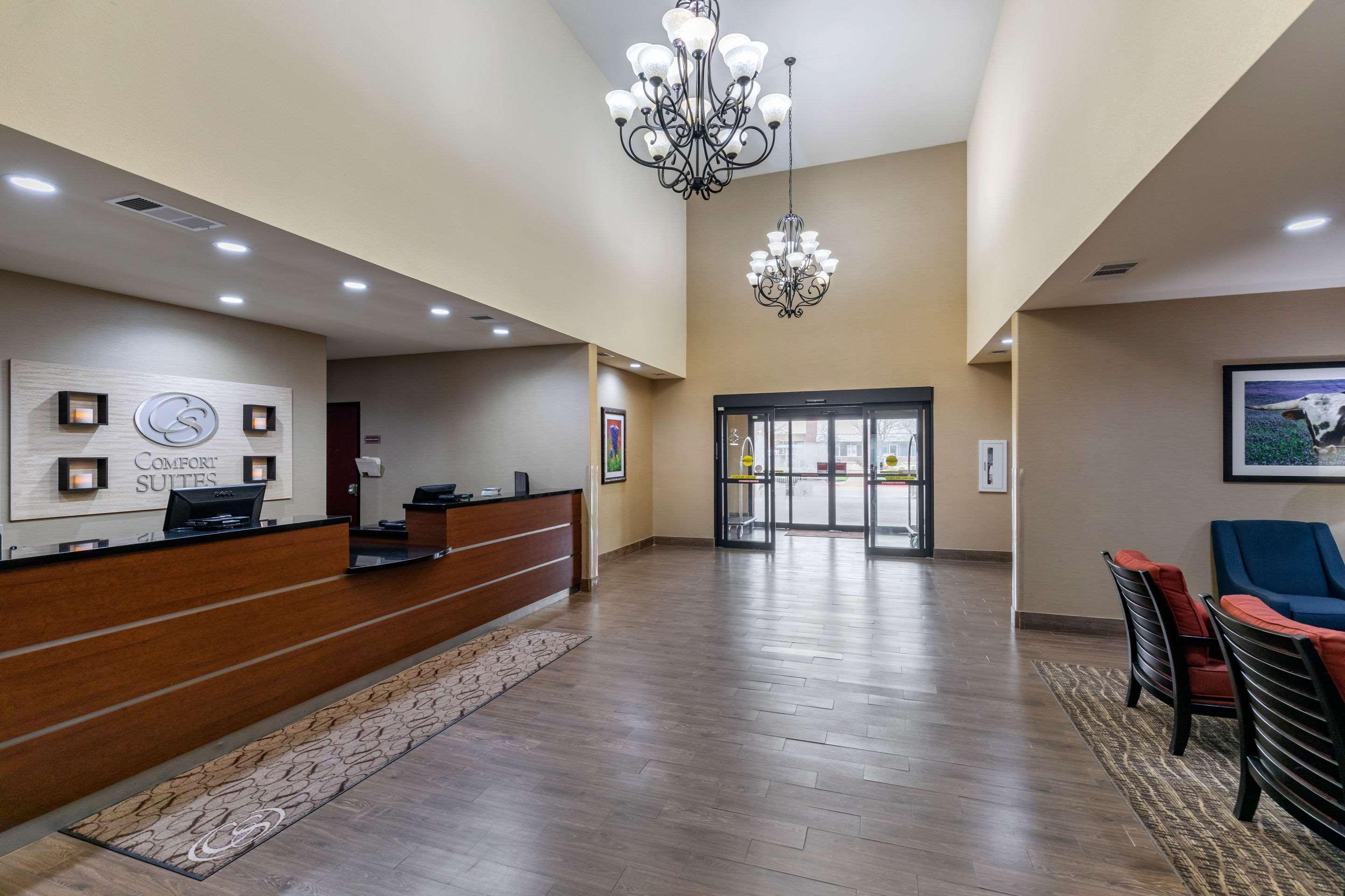 Comfort Suites Ennis Buitenkant foto
