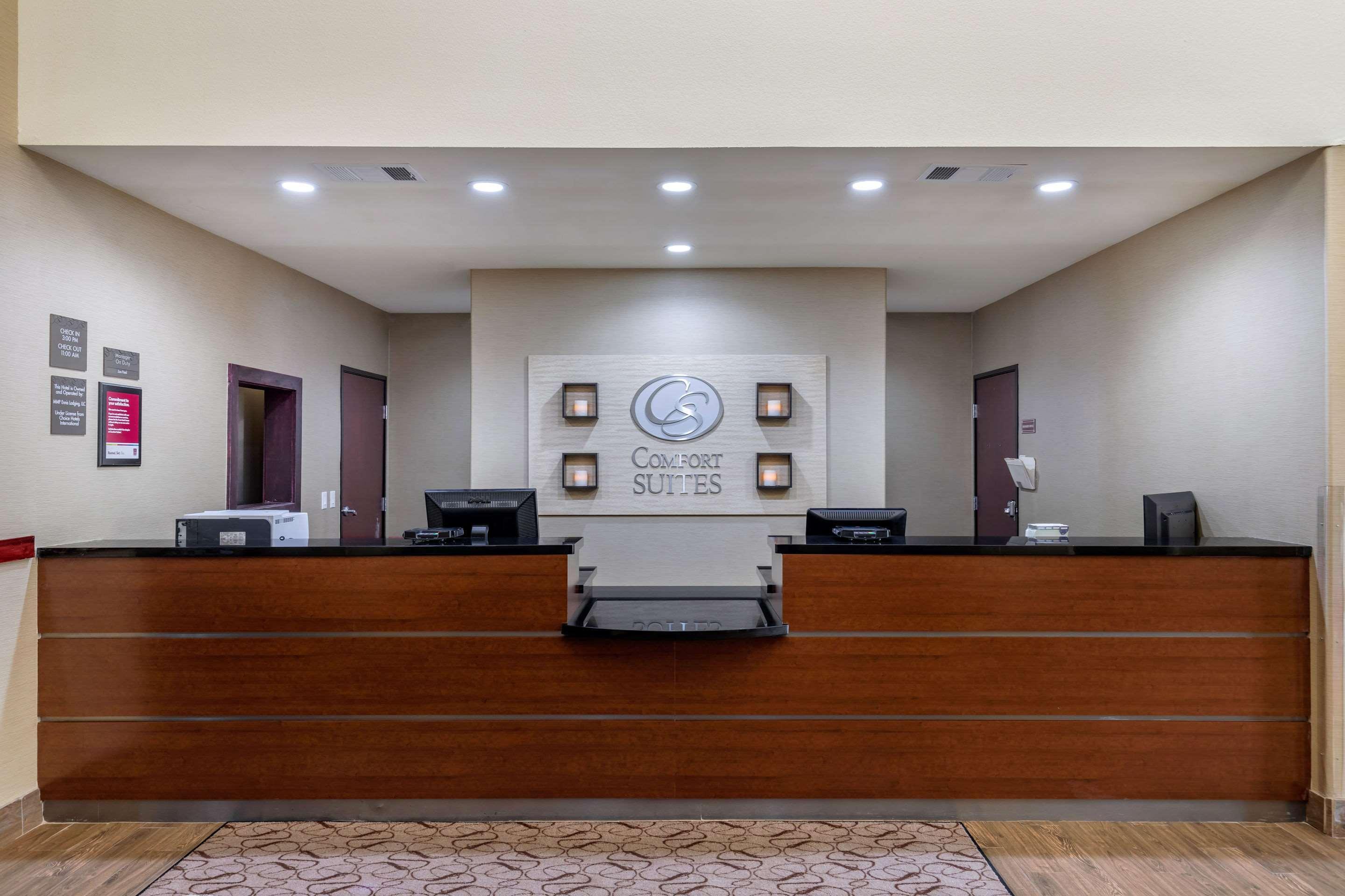 Comfort Suites Ennis Buitenkant foto