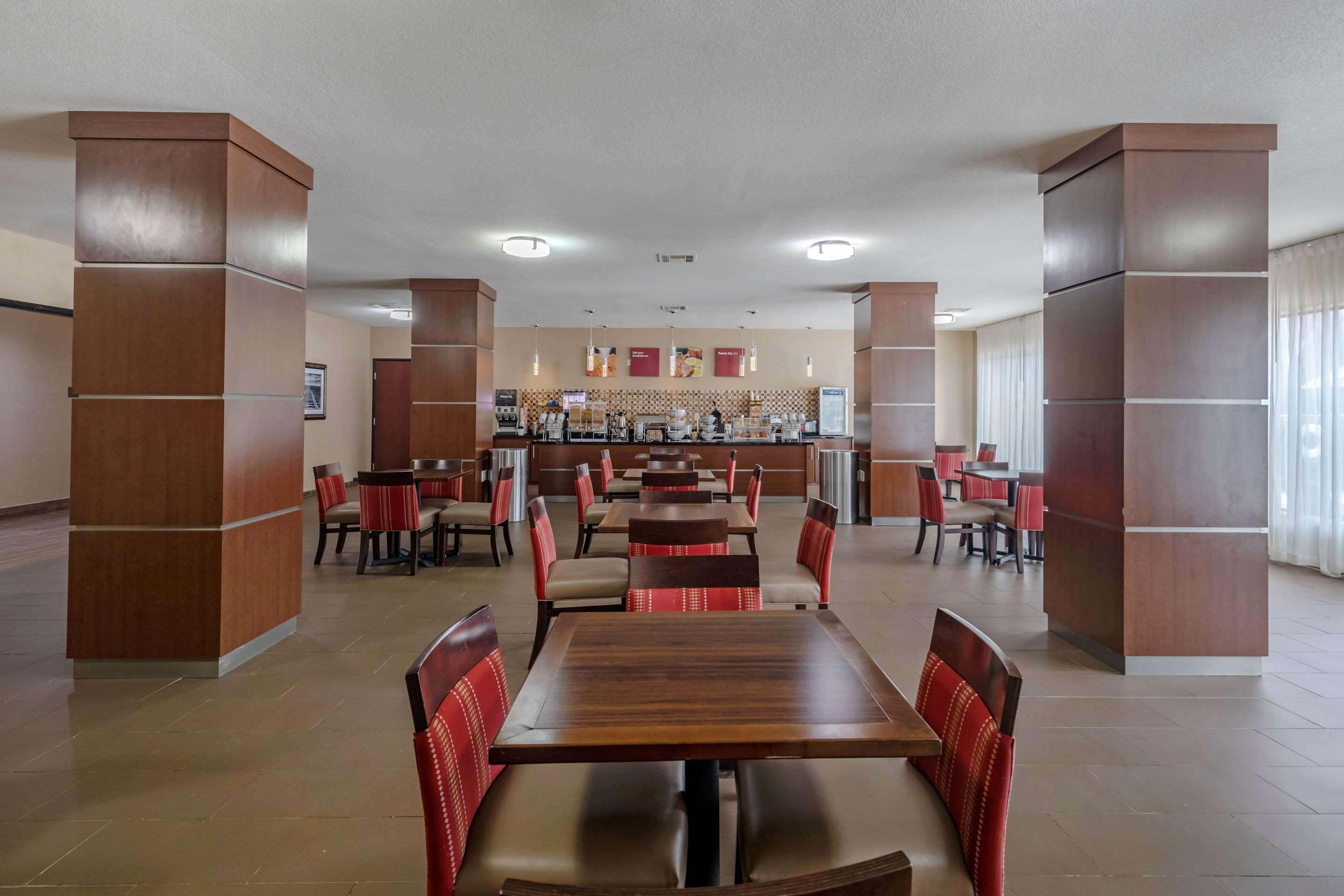 Comfort Suites Ennis Buitenkant foto