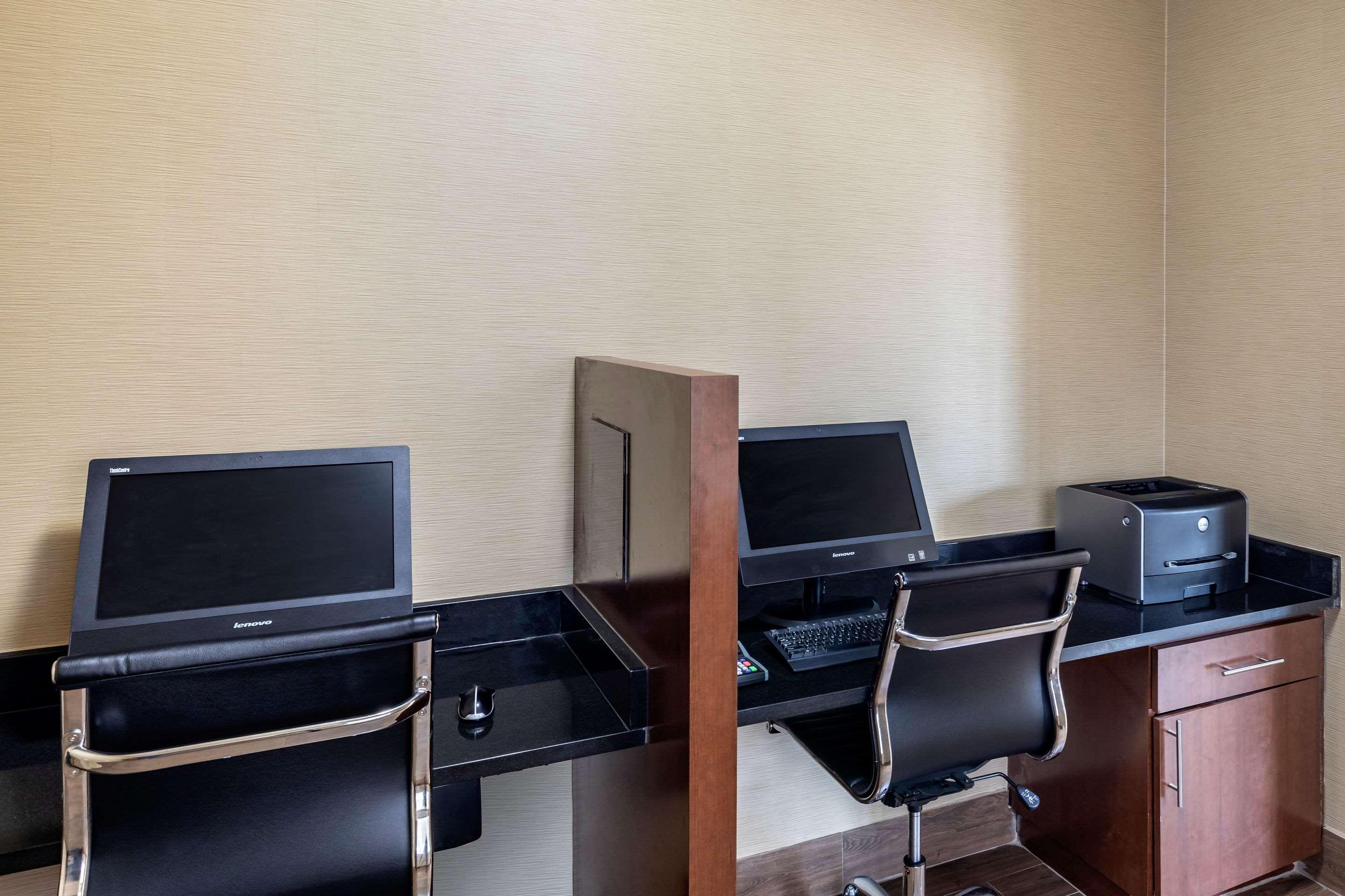 Comfort Suites Ennis Buitenkant foto
