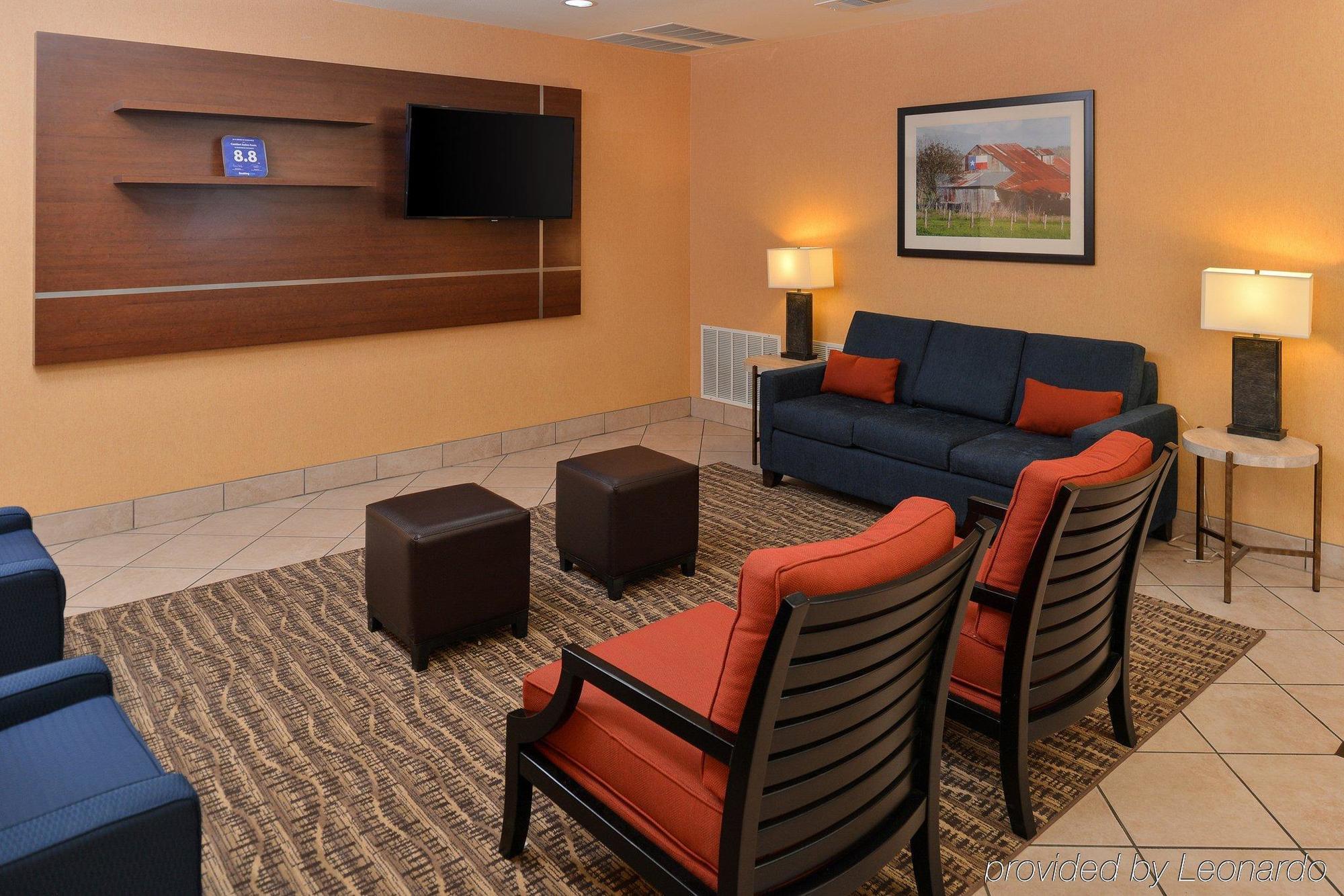 Comfort Suites Ennis Buitenkant foto