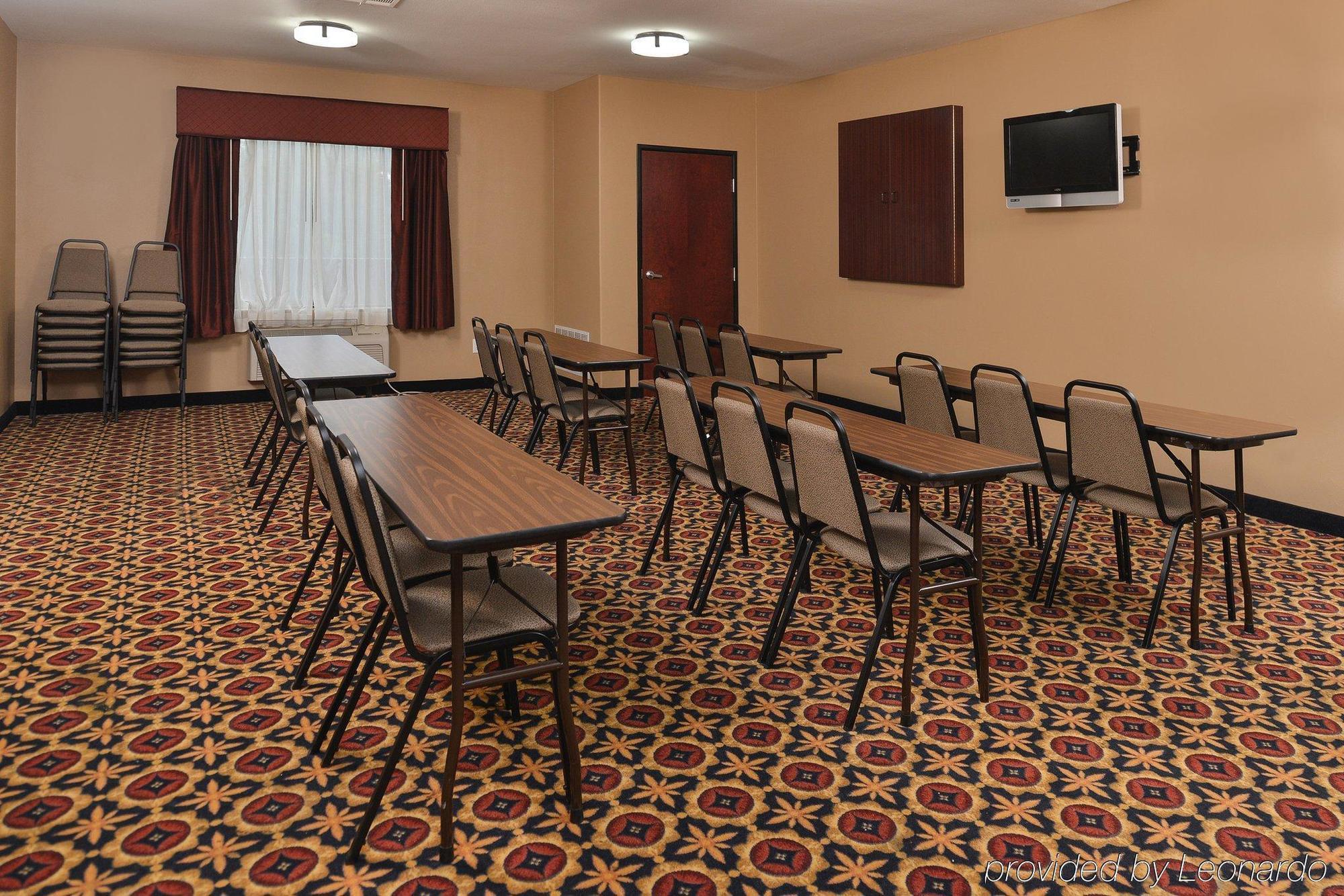 Comfort Suites Ennis Buitenkant foto