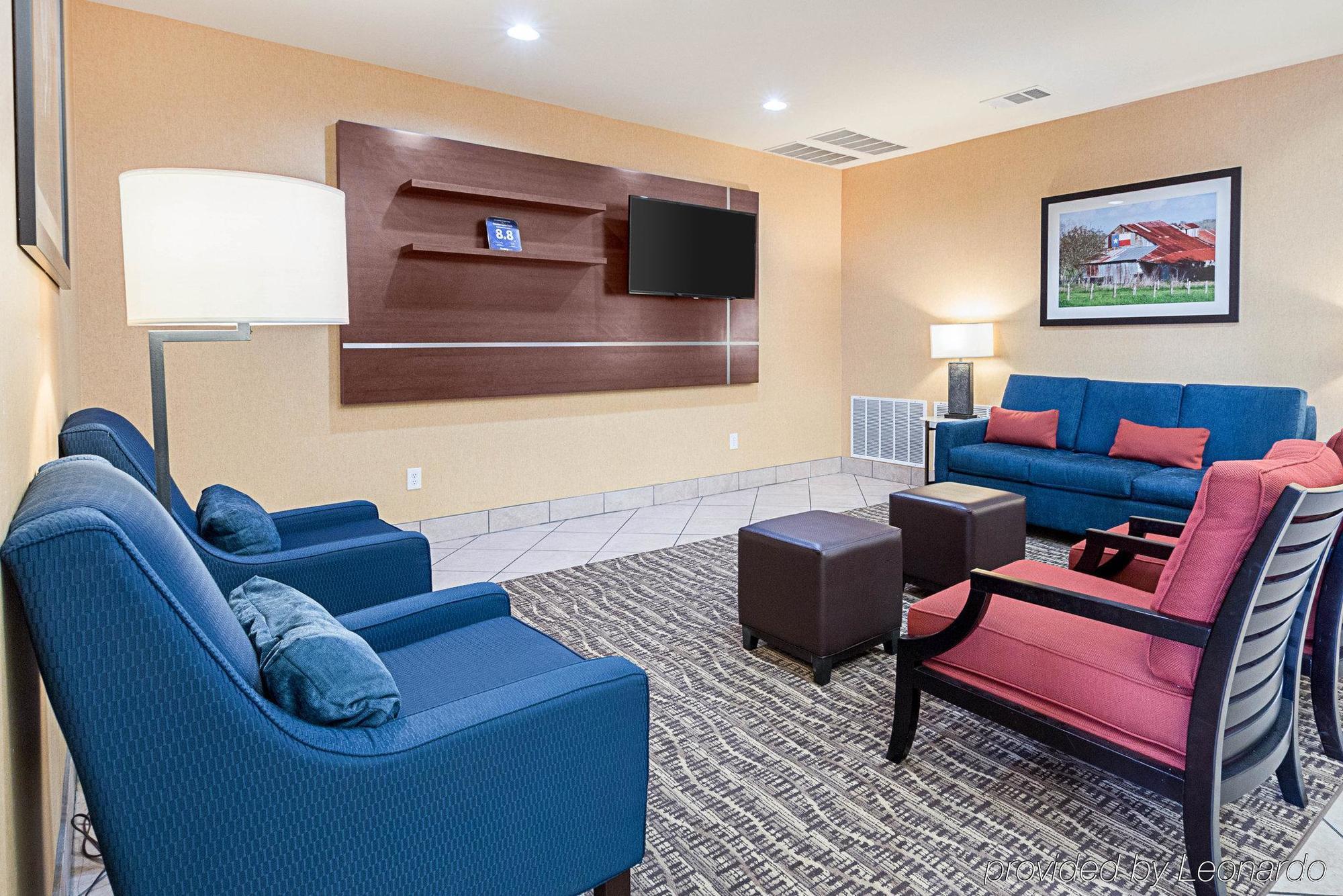 Comfort Suites Ennis Buitenkant foto