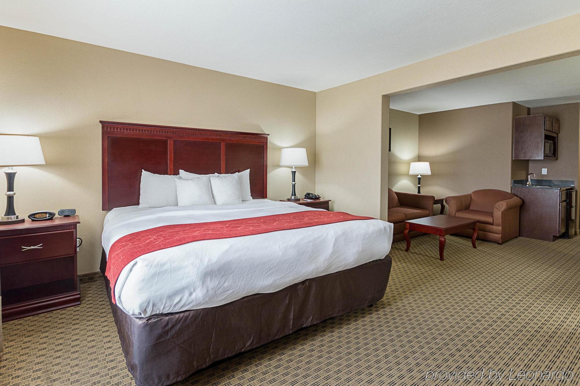 Comfort Suites Ennis Buitenkant foto