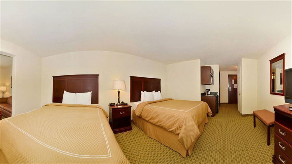 Comfort Suites Ennis Buitenkant foto