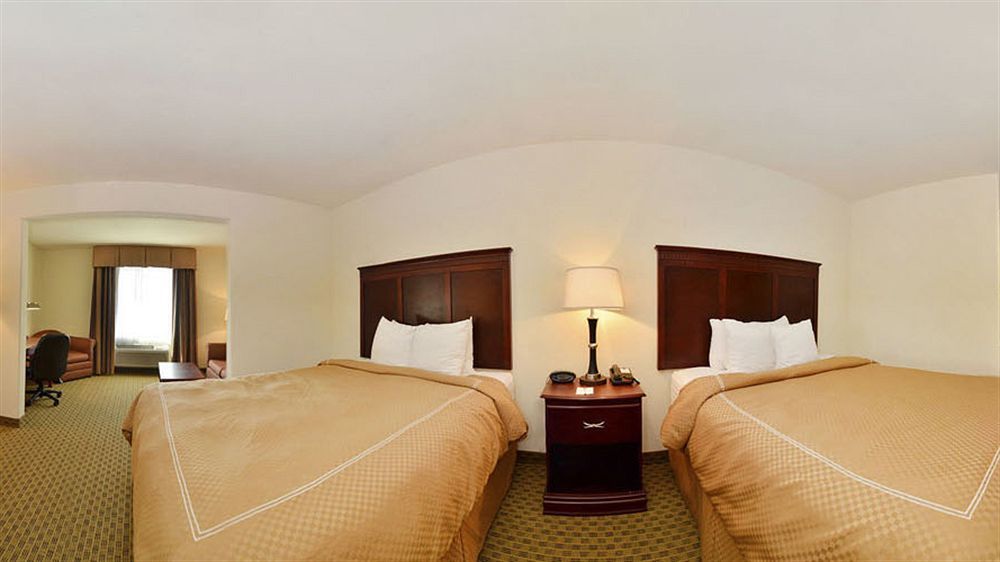 Comfort Suites Ennis Buitenkant foto