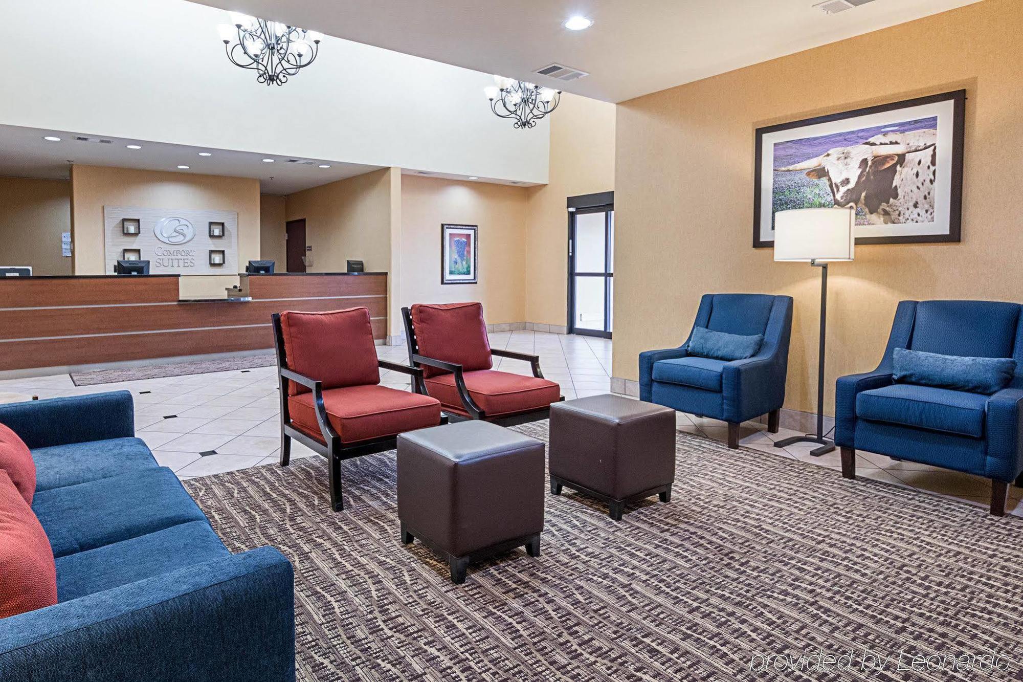 Comfort Suites Ennis Buitenkant foto