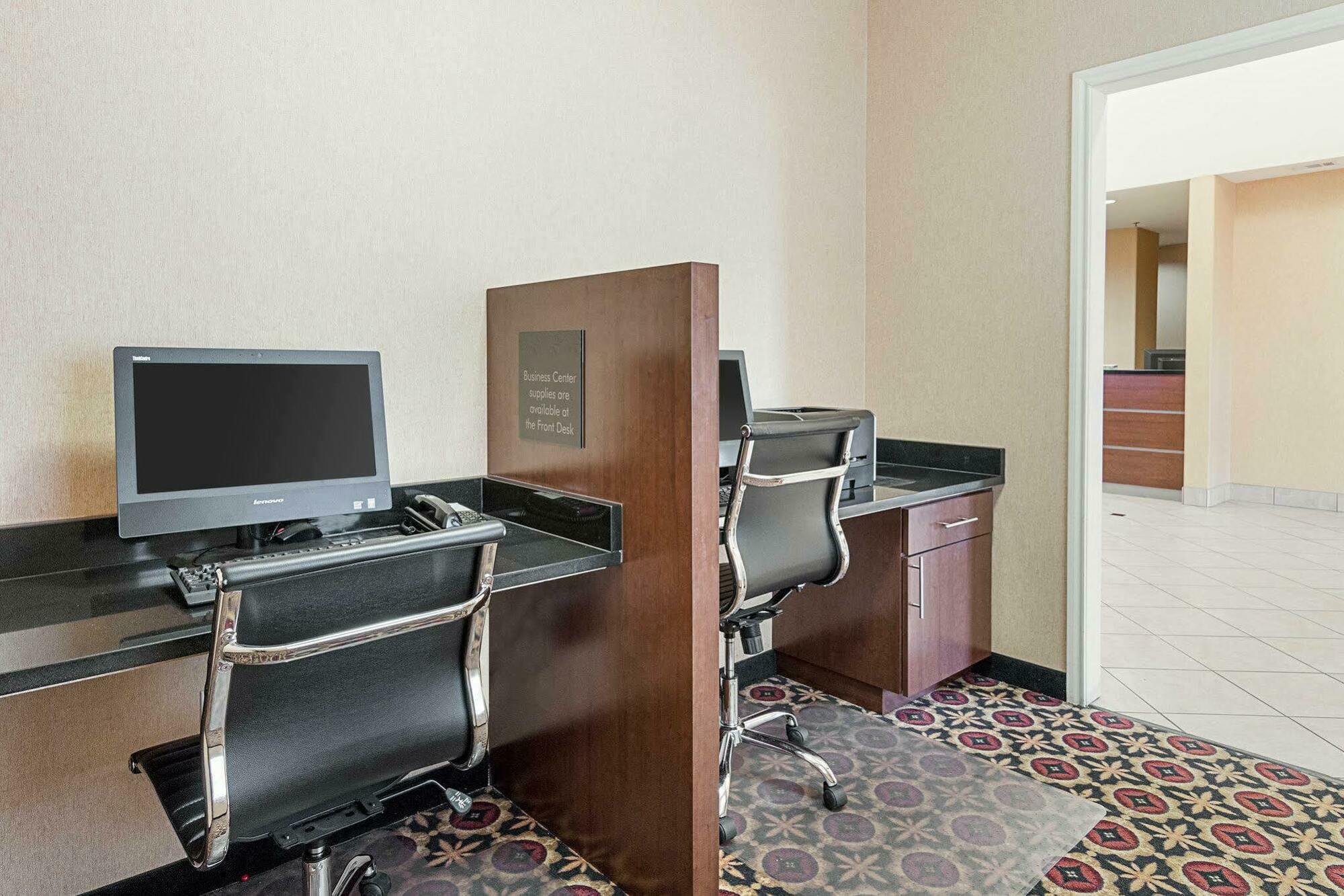 Comfort Suites Ennis Buitenkant foto